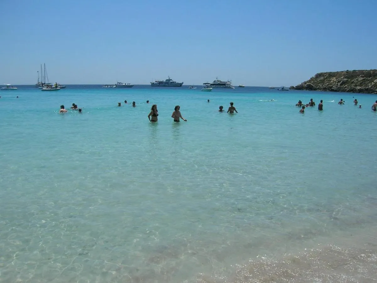 Room In House - Magical Holidays In A Dammuso In Favignana Nestled In A Pine Forest